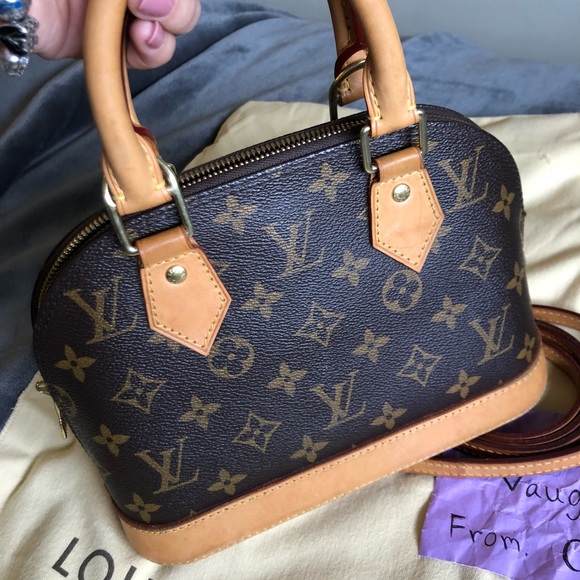 ❌SOLD❌ Authentic Louis Vuitton Alma BB monogram - Picture 4 of 8